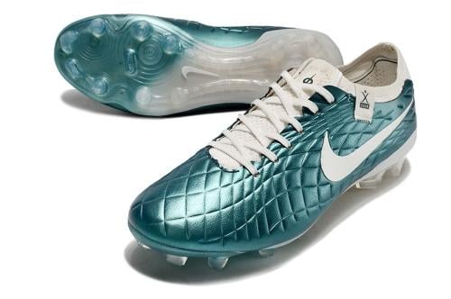 بوت Nike Tiempo Emerald Legend 10