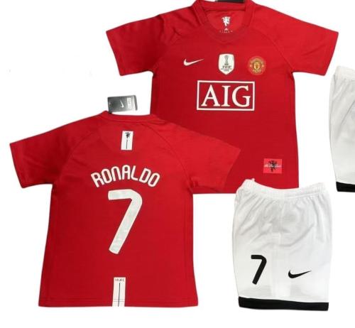 طقم مانشستر يونايتد 2008 كلاسيك باسم و رقم رونالدو...