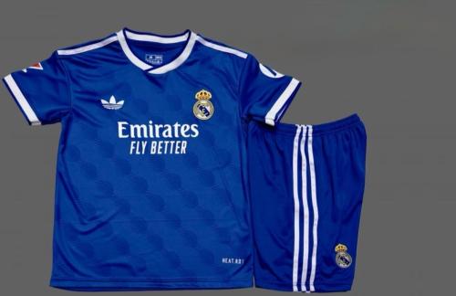 طقم ريال مدريد الثالث تصميم 2026 ولادي