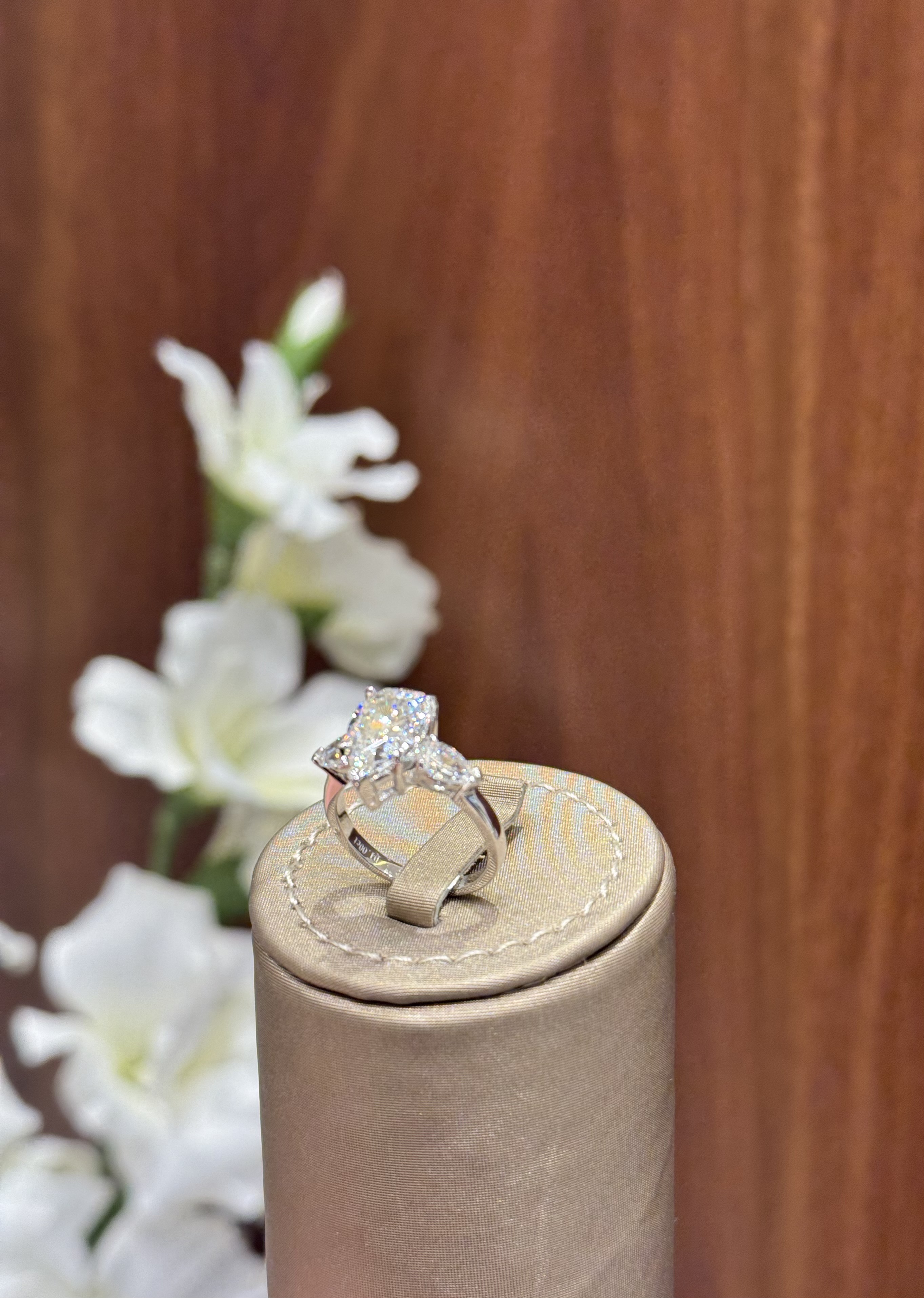 خاتم فضه مرصع بالالماس الصناعي مقاس 6 امريكي