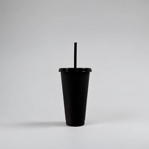 كوب بلاستيك أسود