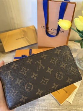 محفظة لويس فيتون LOUIS VIUTTON