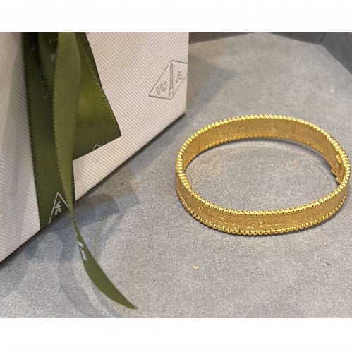 فان كليف ذهبي -   Van Cleef (أكسسوار مطلي )