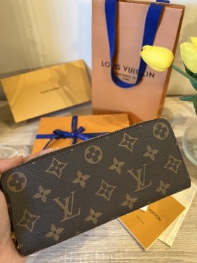 محفظة لويس فيتون LOUIS VIUTTON