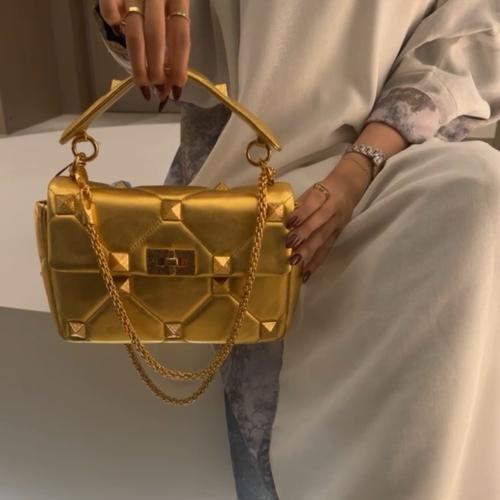 LARGE ROMAN STUD (GOLD) VALOENTINO فالنتينو