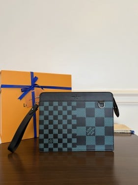 باوتش لويس فيتون pouch Louis viutton