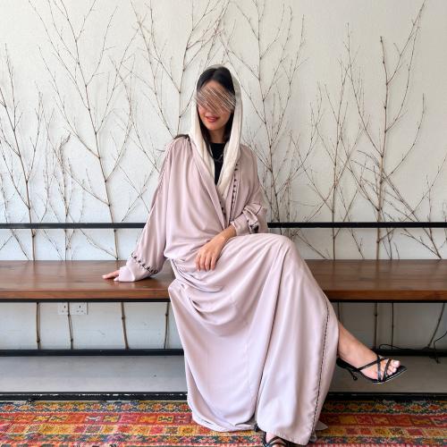 عباية بيجيه مطرزه