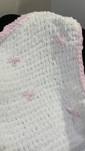 بطانية الفيونكات - Bow blanket