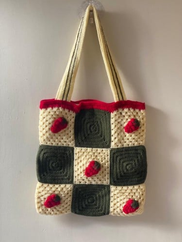 Strawberry crochet totebag