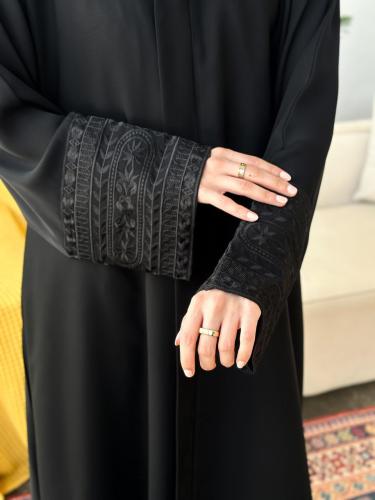 عبايه ليان+ طرحه ونقاب مجانا
