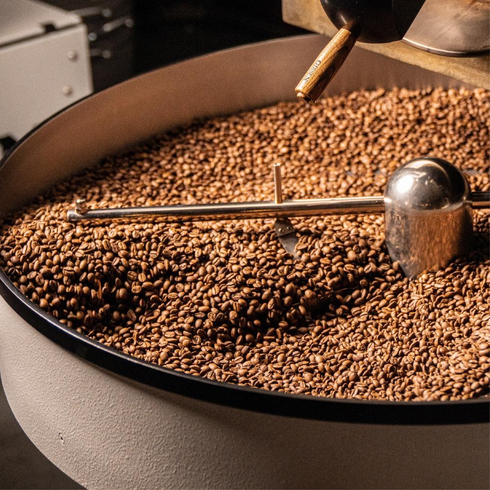 مصطلحات تذوق القهوة: رحلة لفهم نكهات كوبك ☕️
