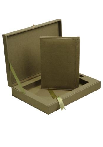 البوم حراري مع صندوق A4 بدون حشوة لون زيتي