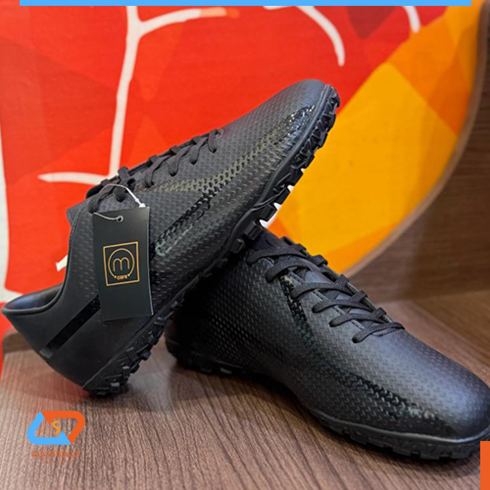 حذاء كرة القدممن متجر الرياضة الذكية