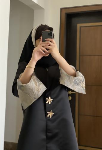 عبايه من الجاكار الفاخر