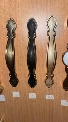 مقبض دولاب برونز 96 ملم