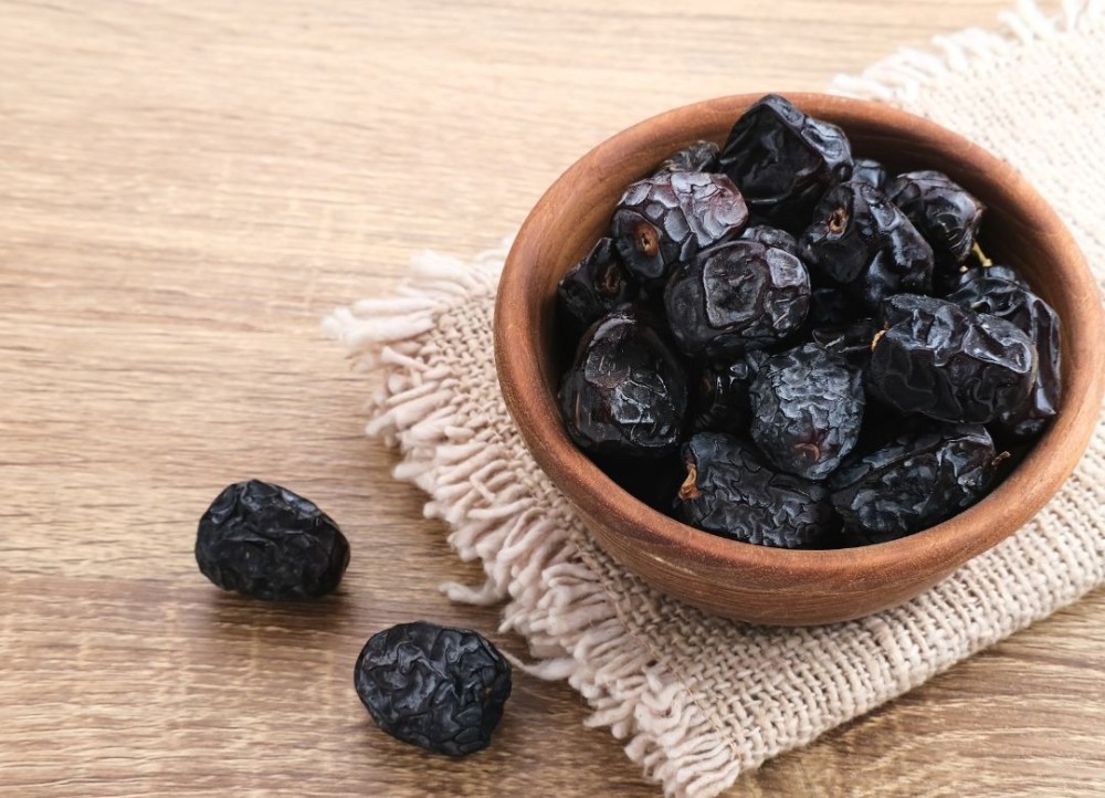 استكشف 13 فائدة صحية من فوائد تمر العجوة المذهلة