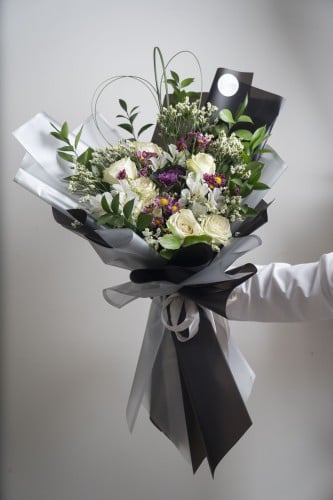 باقة ورد أبيض طبيعي