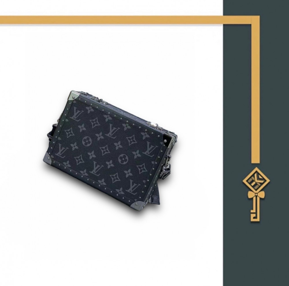 Louis Vuitton makeup bag - LV - The elegant key
