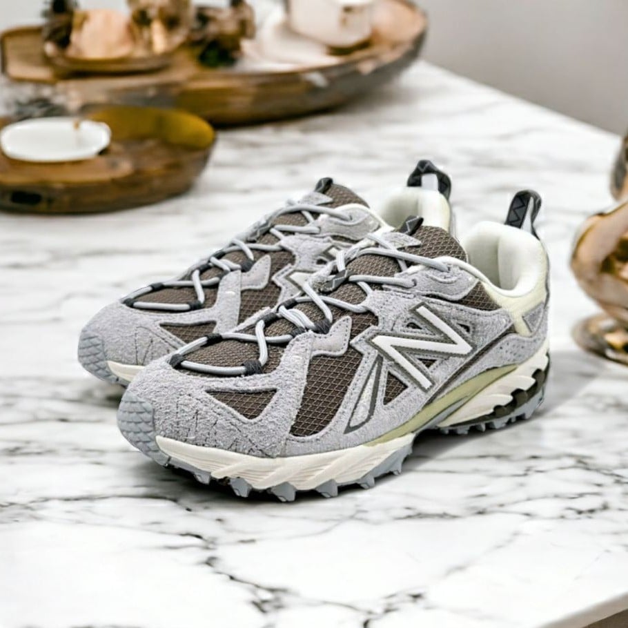 Look new balance beige best sale