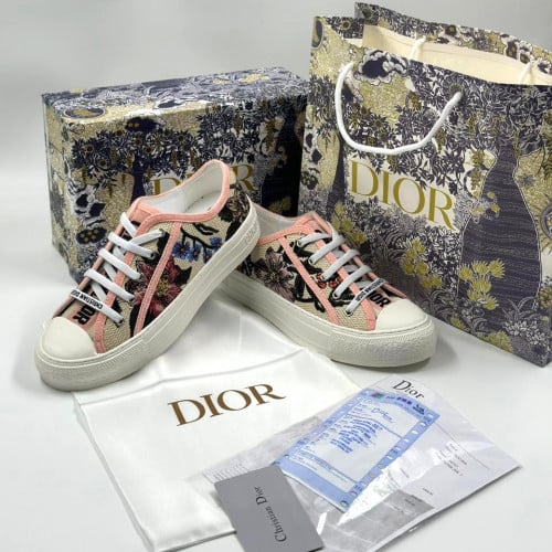 كاجوال DIOR