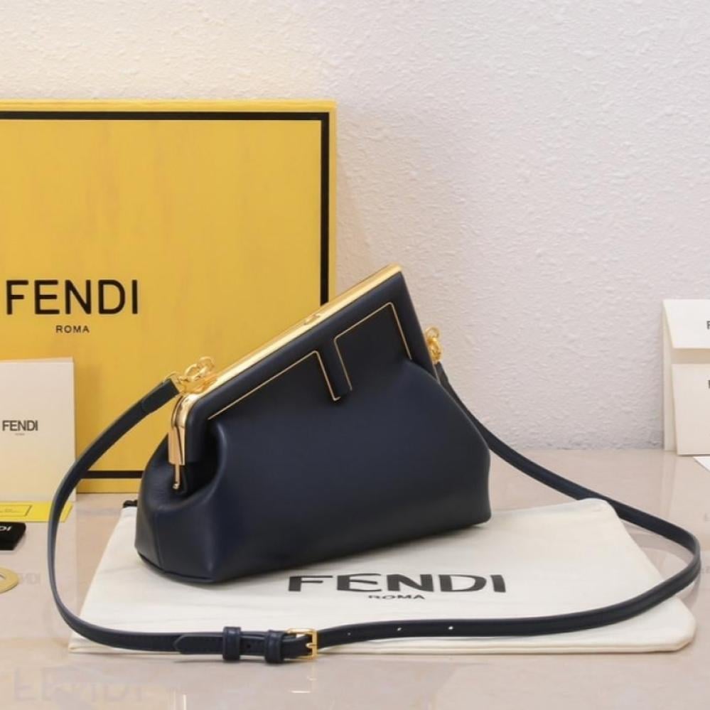 شنطة فيندي Fendi First