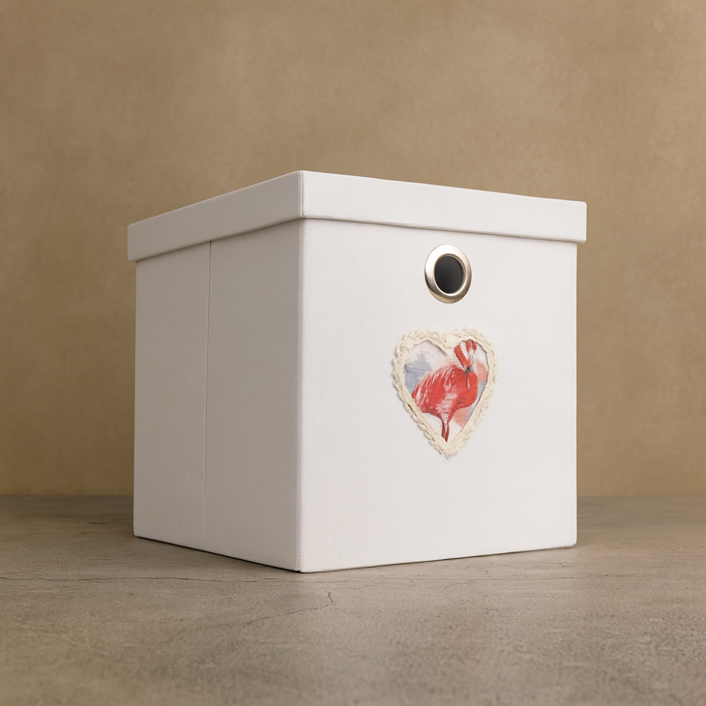 صندوق ملابس فلامنجو صغير لون أبيض