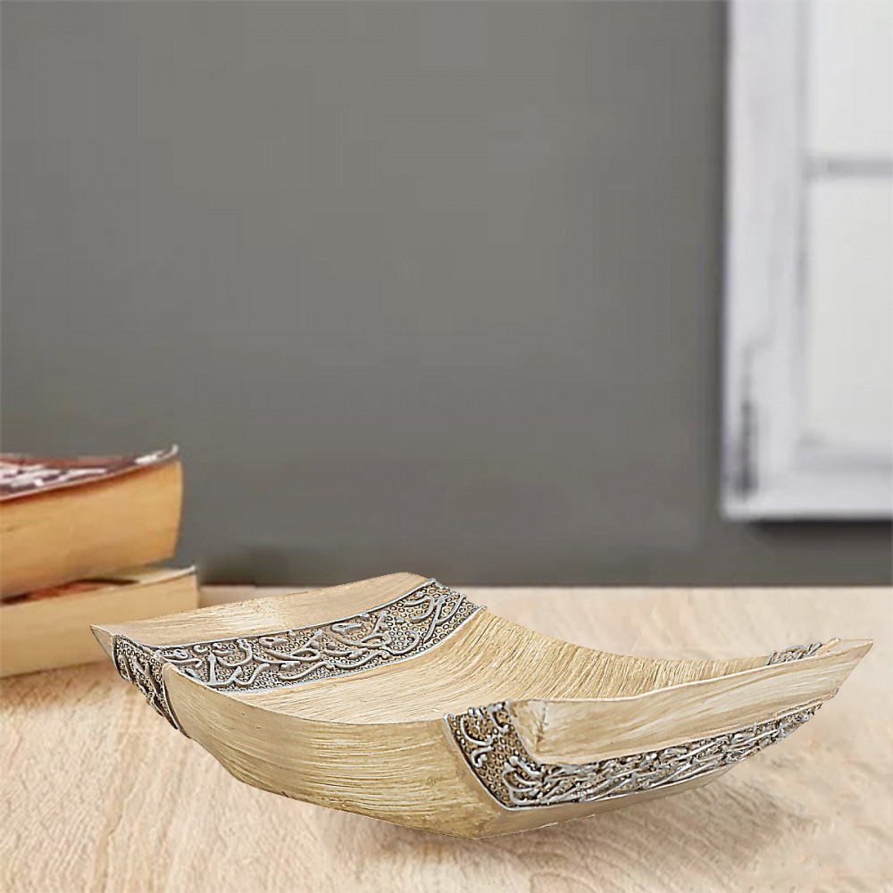 صحن تقديمات حلويات ومكسرات