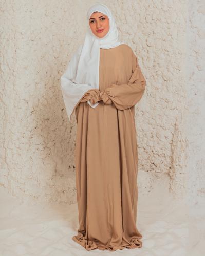 شرشف صلاة كافيه فاتح بطرحة باللون الأبيض-سحاب