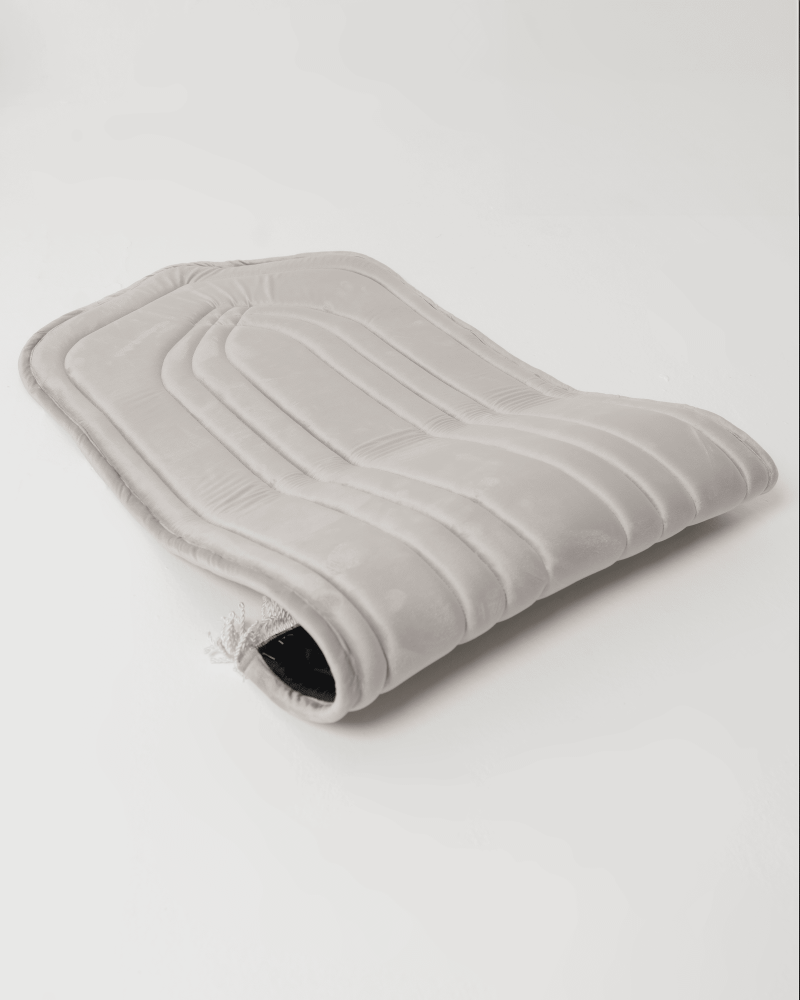 سجادة صلاة باللون الفضي-شمواه