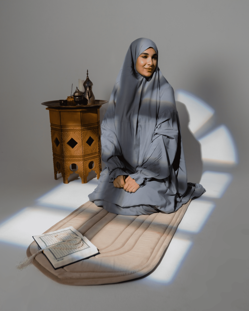 سجادة صلاة باللون البيج-شمواه