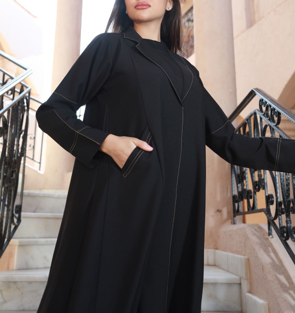 عباية سوداء كريب مطرزة بخيوط صفراء