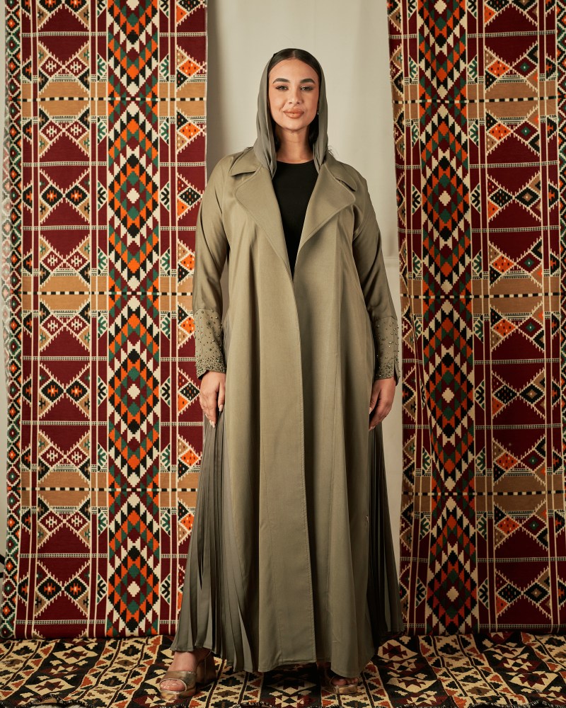 عباية زيتي كتان بأكمام مطرزة فاخرة