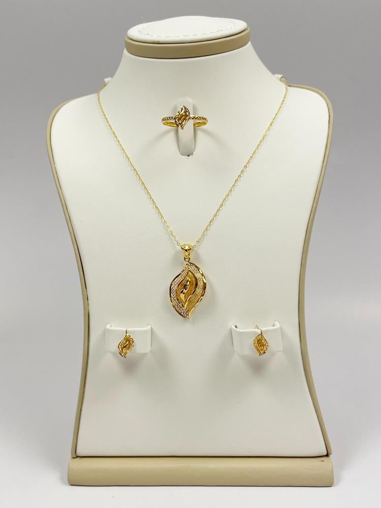 نصف طقم عيار 21 بتصميم متموج.