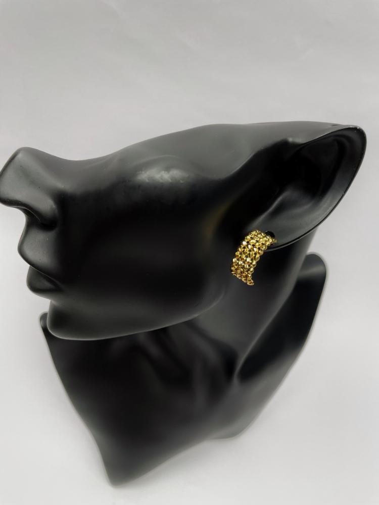 حلق ذهب عصري بتصميم أنيق وجذاب- عيار21.