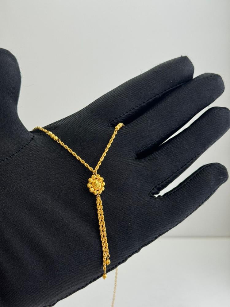 عقد ذهب عيار 21