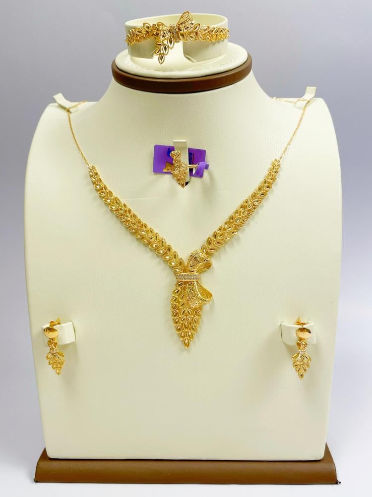 Lazurde set 21 carat gold Cedar Jewel