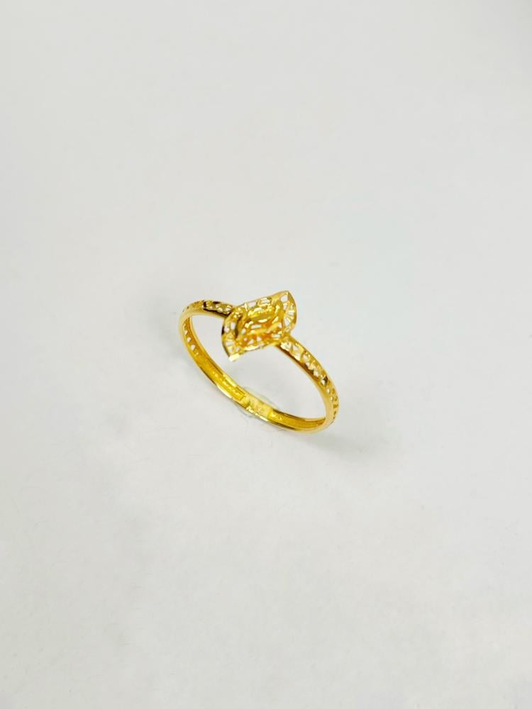 نصف طقم عيار 21 بتصميم متموج.