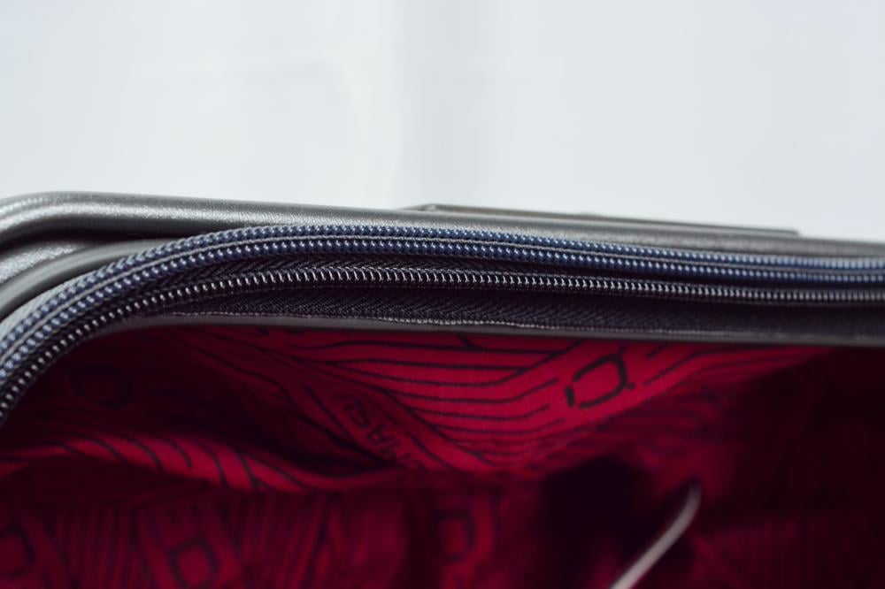 حقيبة سفر OMASU