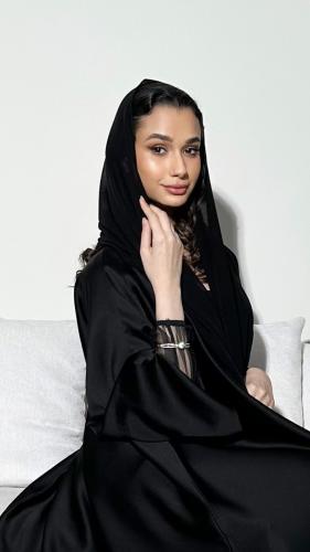 عباية سوداء قماش كريب أسباني