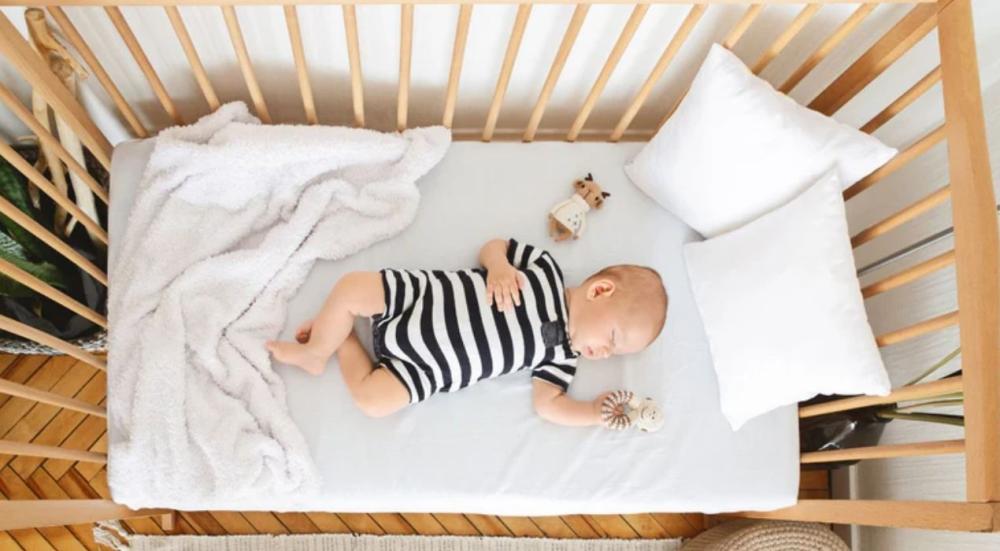 مستلزمات نوم الطفل