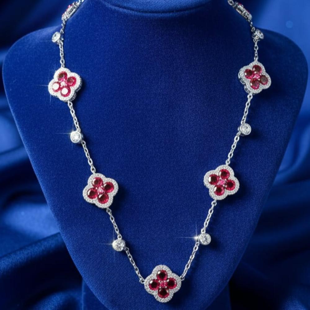 قلادة فضي فاخر مرصع بالأحجار الحمراء والشفافة – بريق أنثوي يخطف الأنظار ️