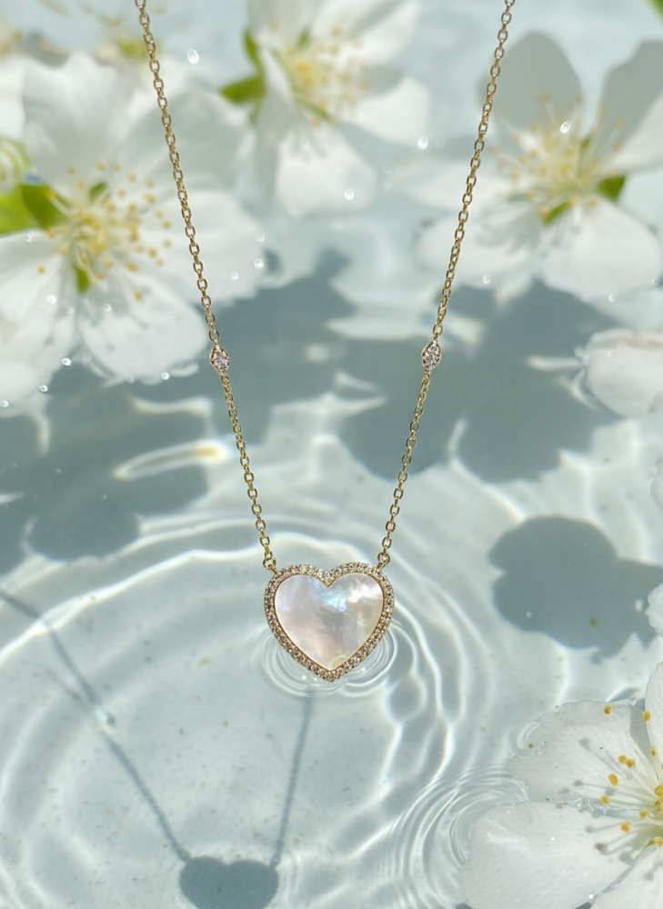 قلادة ذهبي بقلادة قلب – لمسة رومانسية وفخامة ناعمة