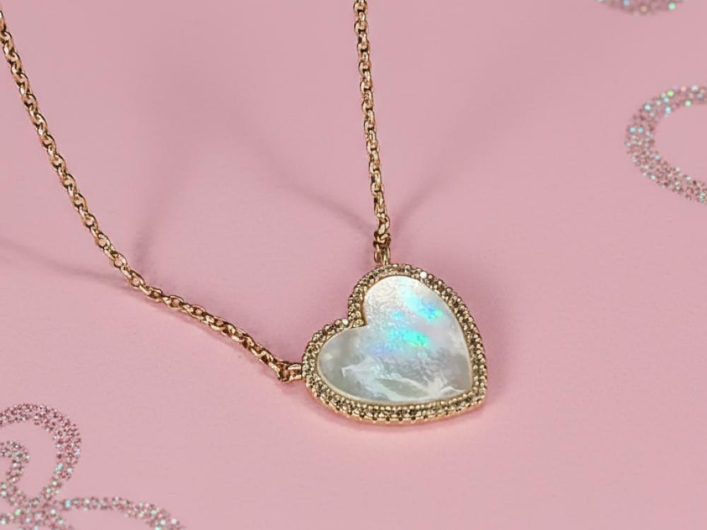 قلادة ذهبي بقلادة قلب – لمسة رومانسية وفخامة ناعمة