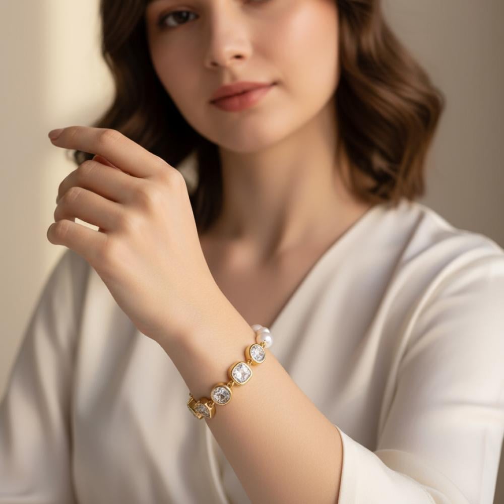 "سوار اللؤلؤ والكريستال – مزيج الأناقة الكلاسيكية والبريق العصري"