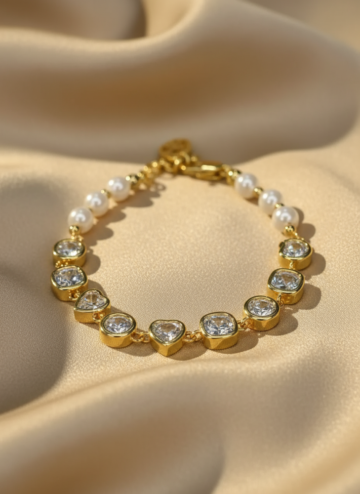 "سوار اللؤلؤ والكريستال – مزيج الأناقة الكلاسيكية والبريق العصري"