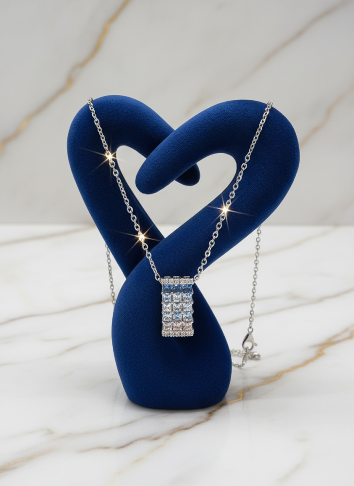 قلادة فضي متدرج اللون بأحجار الزركون – لمسة أنيقة من التدرج اللوني