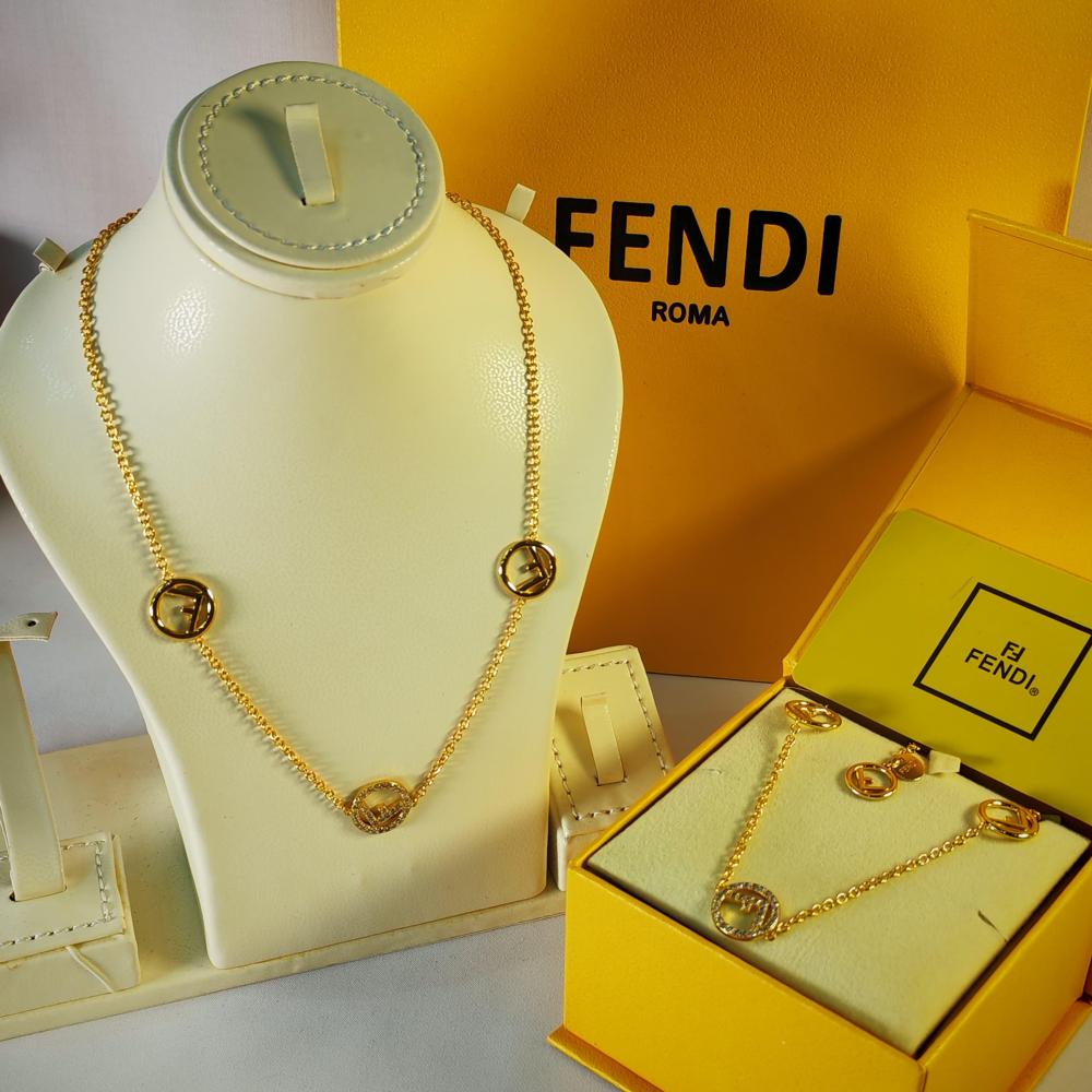 سلسال مع اسوارة نسائية  - FENDI