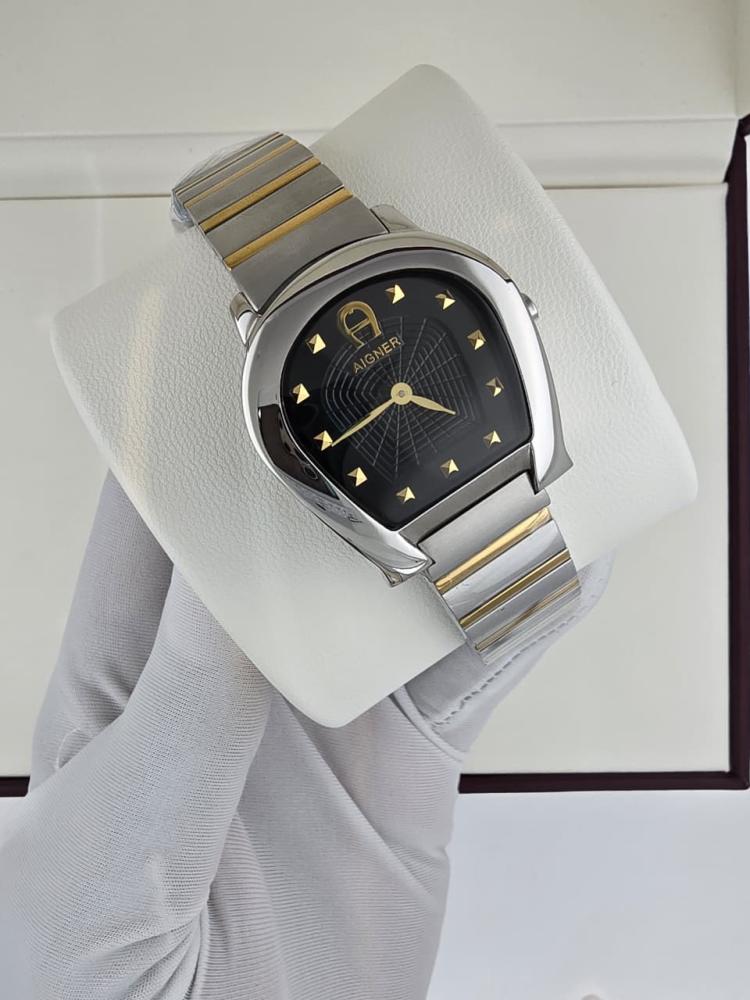 ساعات نسائية  - AIGNER