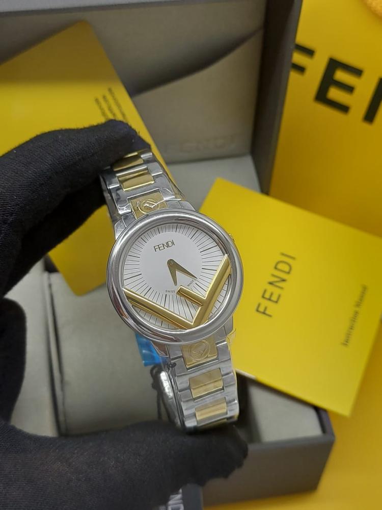 ساعات نسائية  - FENDI
