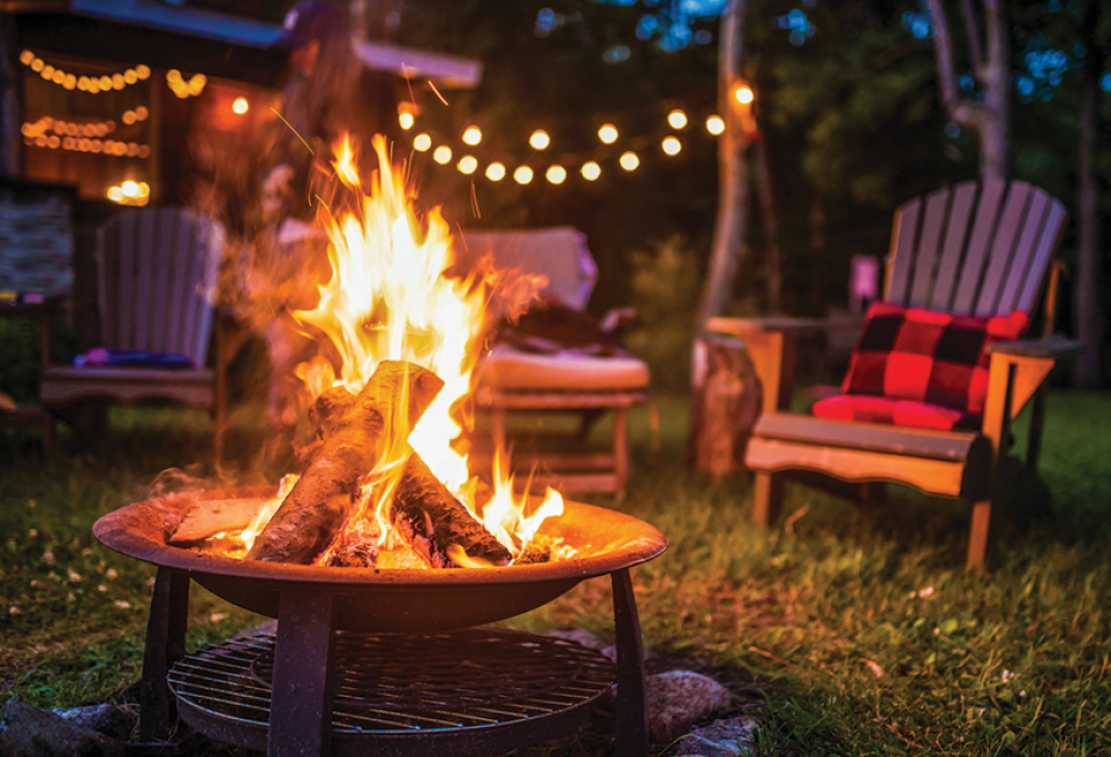 تجهيز جلسة بر مثالية: الحطب المناسب + أدوات الإشعال